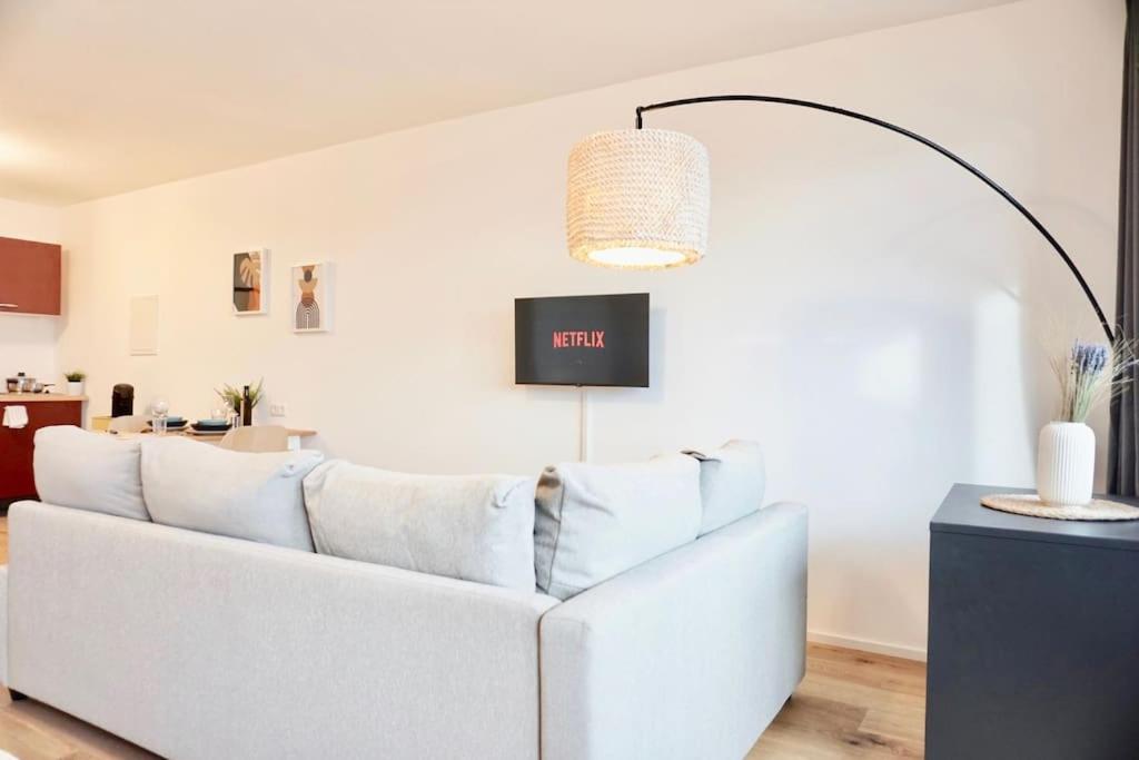 Neu Modernes Apartment In Top Lage, Free Parking Max 1,65M Hoehe Und 1,8M Breite Karlsruhe Exterior foto