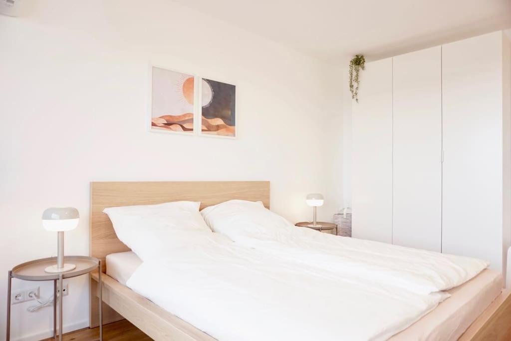 Neu Modernes Apartment In Top Lage, Free Parking Max 1,65M Hoehe Und 1,8M Breite Karlsruhe Exterior foto